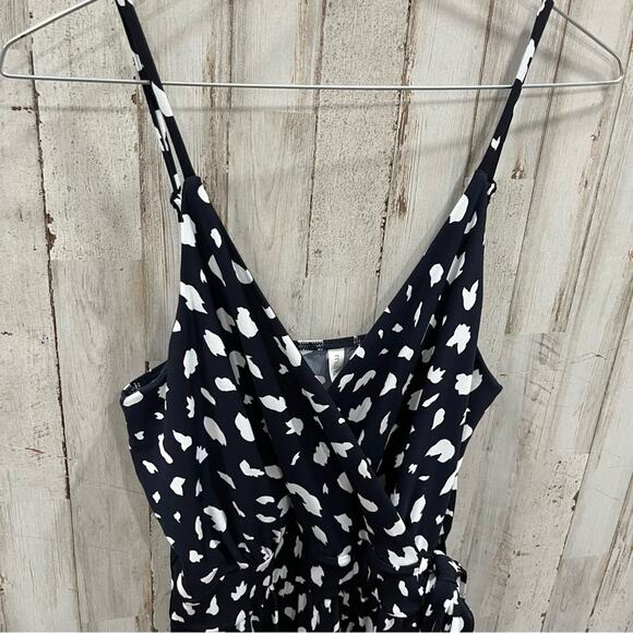 New! Mia & Tess Navy Blue Polka Dot Crop Leg Jumpsuit Waist Tie Womens Small - Picture 2 of 8